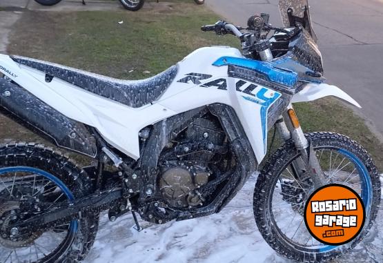 Motos - Voge Rally 300 2023 Nafta 2200Km - En Venta