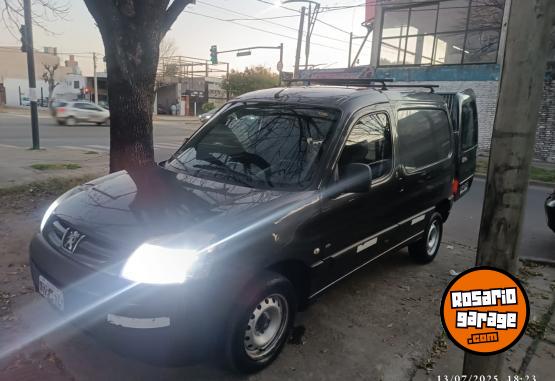 Utilitarios - Peugeot Partner 2011 Diesel 305000Km - En Venta