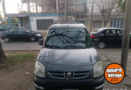 Utilitarios - Peugeot Partner 2011 Diesel 305000Km - En Venta