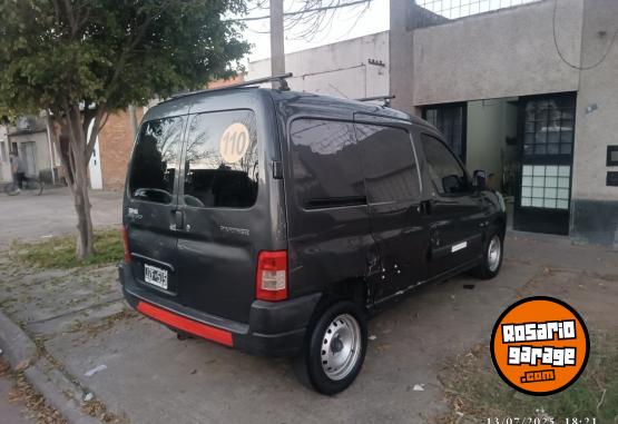 Utilitarios - Peugeot Partner 2011 Diesel 305000Km - En Venta