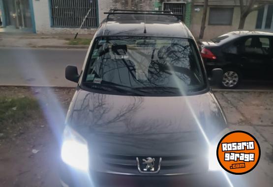Utilitarios - Peugeot Partner 2011 Diesel 305000Km - En Venta