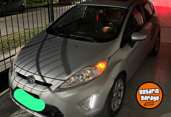 Autos - Ford Fiesta kinetick titanium 2012 Nafta 200000Km - En Venta