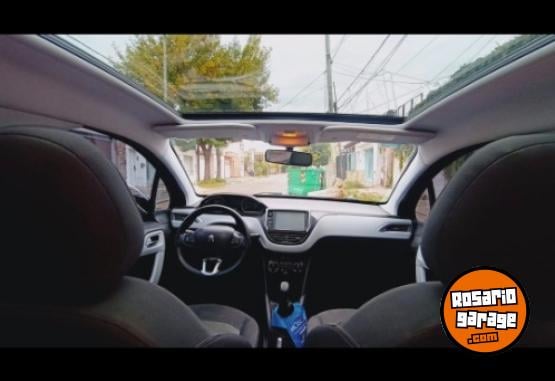 Autos - Peugeot 208 2017 Nafta 113000Km - En Venta