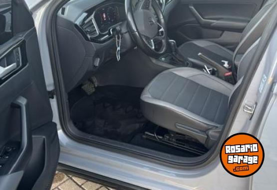 Autos - Volkswagen Nivus Hero 2021 Nafta 98000Km - En Venta