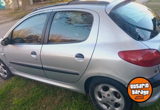 Autos - Peugeot 206 2004 Nafta 213000Km - En Venta