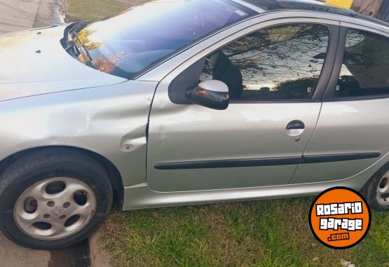 Autos - Peugeot 206 2004 Nafta 213000Km - En Venta