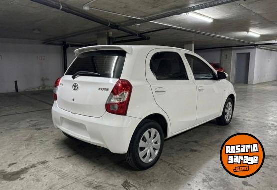Autos - Toyota etios, yaris 2020 Nafta 67000Km - En Venta