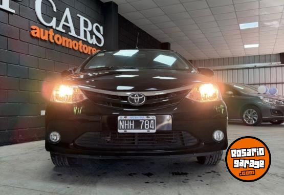 Autos - Toyota Etios XLS 2013 Nafta 130000Km - En Venta