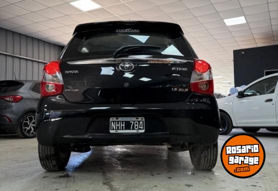 Autos - Toyota Etios XLS 2013 Nafta 130000Km - En Venta