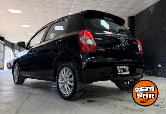 Autos - Toyota Etios XLS 2013 Nafta 130000Km - En Venta