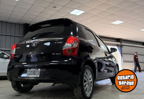 Autos - Toyota Etios XLS 2013 Nafta 130000Km - En Venta