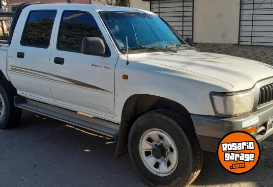 Camionetas - Toyota Hilux 3.0 4x2 dx 2003 Diesel 10000Km - En Venta