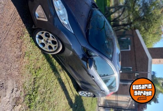 Autos - Ford Fiesta kinetic 2013 Nafta 110000Km - En Venta