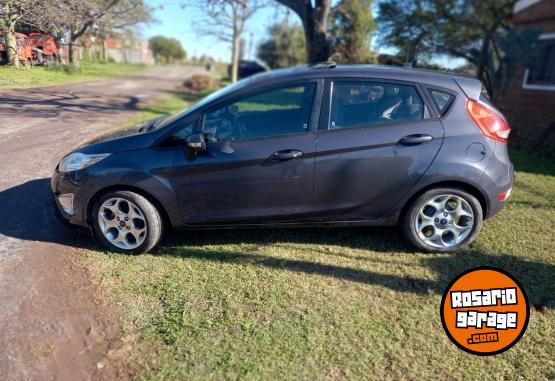 Autos - Ford Fiesta kinetic 2013 Nafta 110000Km - En Venta