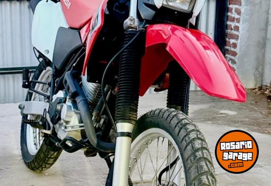 Motos - Honda Tornado 250 2017 Nafta 1500Km - En Venta