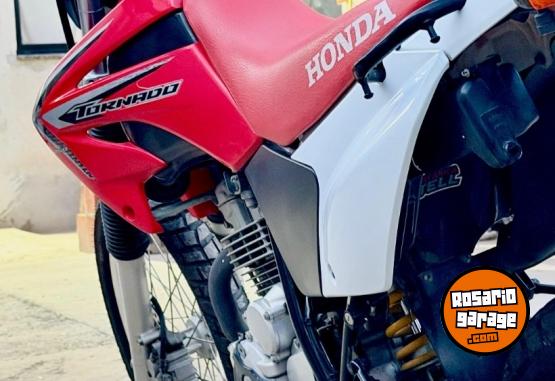 Motos - Honda Tornado 250 2017 Nafta 1500Km - En Venta