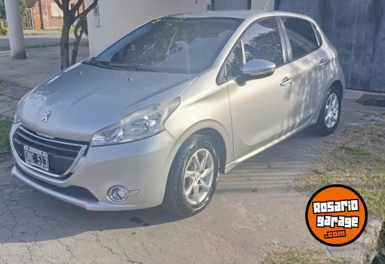 Autos - Peugeot 208 2015 Nafta 80000Km - En Venta