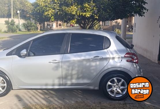 Autos - Peugeot 208 2015 Nafta 80000Km - En Venta