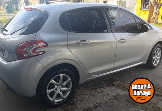 Autos - Peugeot 208 2015 Nafta 80000Km - En Venta