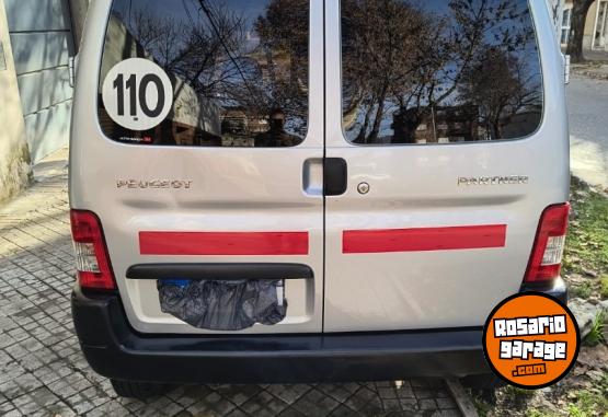 Utilitarios - Peugeot Partner 2021 Diesel 200000Km - En Venta