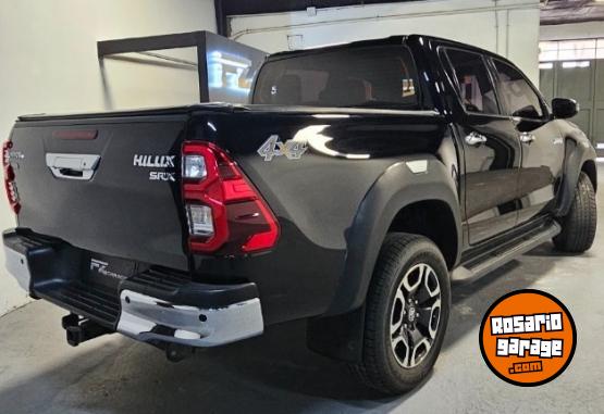 Camionetas - Toyota Hilux SRX 4x4 AT6 2021 Diesel 109428Km - En Venta