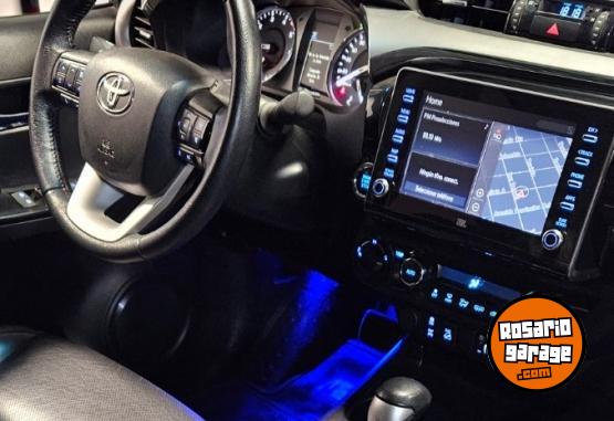 Camionetas - Toyota Hilux SRX 4x4 AT6 2021 Diesel 109428Km - En Venta