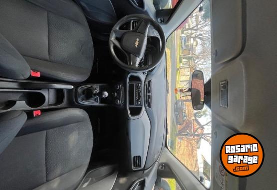 Autos - Chevrolet Ónix 2017 Nafta 102000Km - En Venta