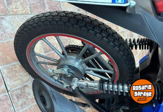 Motos - Honda 125 plus (parecida wave) 2023 Nafta 2883Km - En Venta