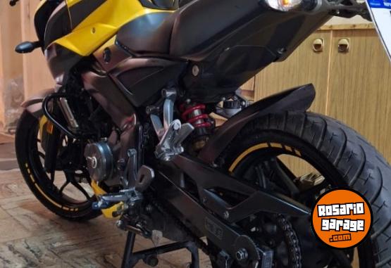 Motos - Bajaj Ns200 2020 Nafta 24000Km - En Venta