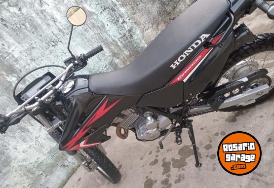 Motos - Honda Xr tornado 2023 Nafta 19000Km - En Venta