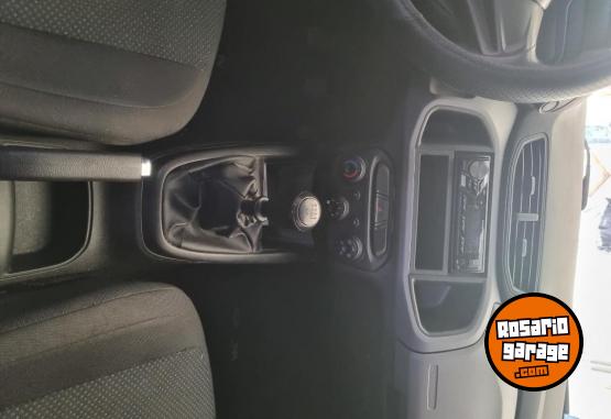 Autos - Chevrolet Onix Joy 2018 Nafta 97000Km - En Venta
