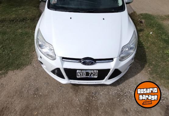 Autos - Ford Focus Titanium 2014 Nafta 127000Km - En Venta