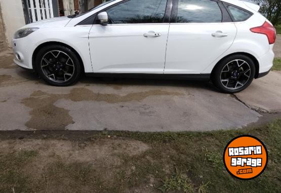 Autos - Ford Focus Titanium 2014 Nafta 127000Km - En Venta