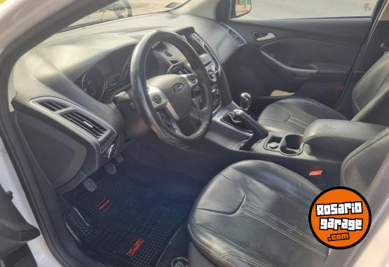 Autos - Ford Focus Titanium 2014 Nafta 127000Km - En Venta