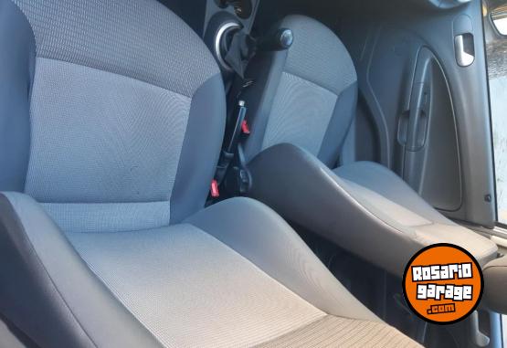 Autos - Volkswagen Voyage confortline plus 2011 Nafta 110000Km - En Venta