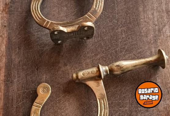 Otros - Antiguos percheros de bronce - En Venta