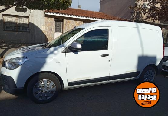 Utilitarios - Renault Kangoo 2018 GNC 155000Km - En Venta