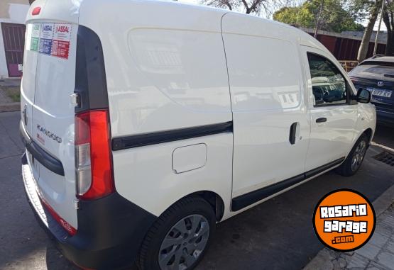 Utilitarios - Renault Kangoo 2018 GNC 155000Km - En Venta
