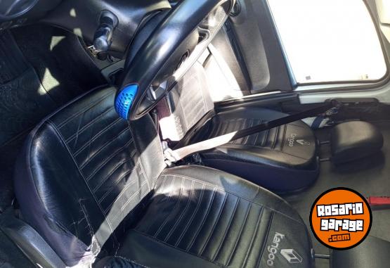 Utilitarios - Renault Kangoo 2018 GNC 155000Km - En Venta