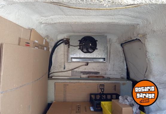 Utilitarios - Renault Kangoo 2018 GNC 155000Km - En Venta
