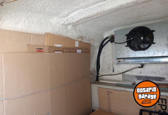 Utilitarios - Renault Kangoo 2018 GNC 155000Km - En Venta