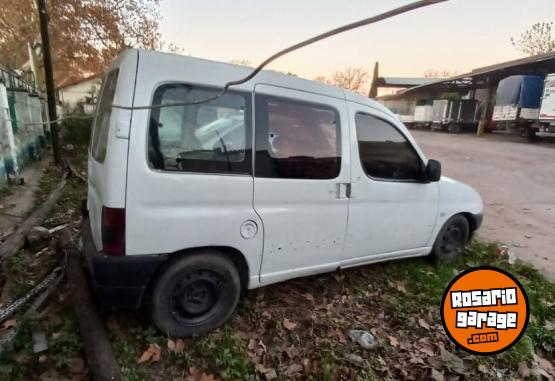Camionetas - Peugeot Partner 1999 Diesel 300000Km - En Venta