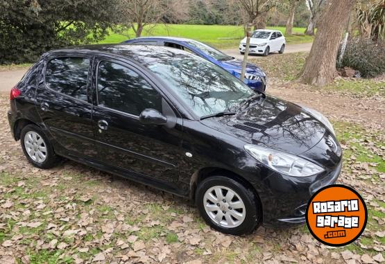 Autos - Peugeot 207 compact 2009 Nafta 137000Km - En Venta
