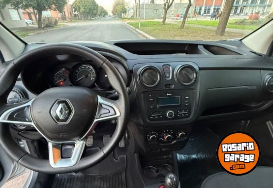 Utilitarios - Renault Kangoo 2022 Nafta 70000Km - En Venta