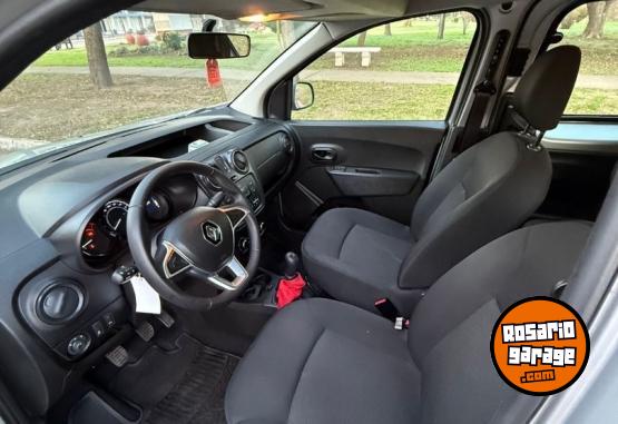 Utilitarios - Renault Kangoo 2022 Nafta 70000Km - En Venta