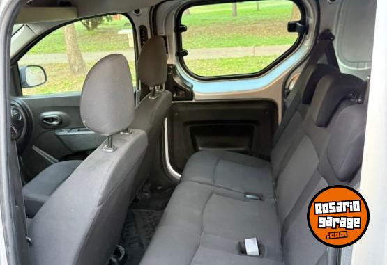 Utilitarios - Renault Kangoo 2022 Nafta 70000Km - En Venta