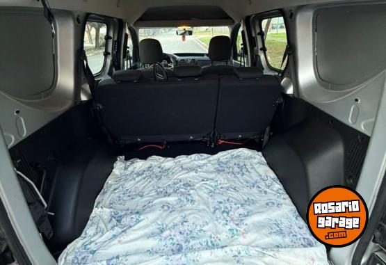 Utilitarios - Renault Kangoo 2022 Nafta 70000Km - En Venta
