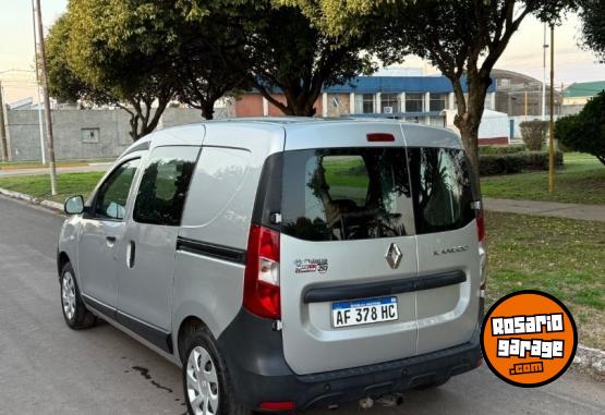 Utilitarios - Renault Kangoo 2022 Nafta 70000Km - En Venta