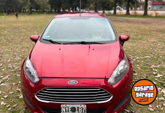 Autos - Ford Fiesta kinectic 2014 Nafta 181000Km - En Venta