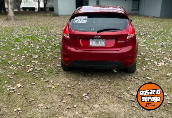 Autos - Ford Fiesta kinectic 2014 Nafta 181000Km - En Venta